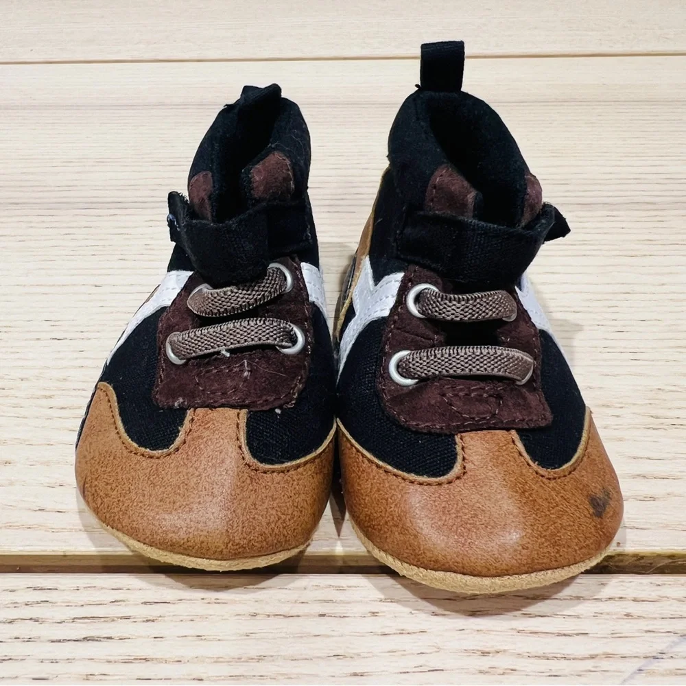 Carter’s Boys Black Brown white Slip On Casual Sneakers Size 3-6m